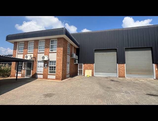 500M² WAREHOUSE TO LET IN SPARTAN